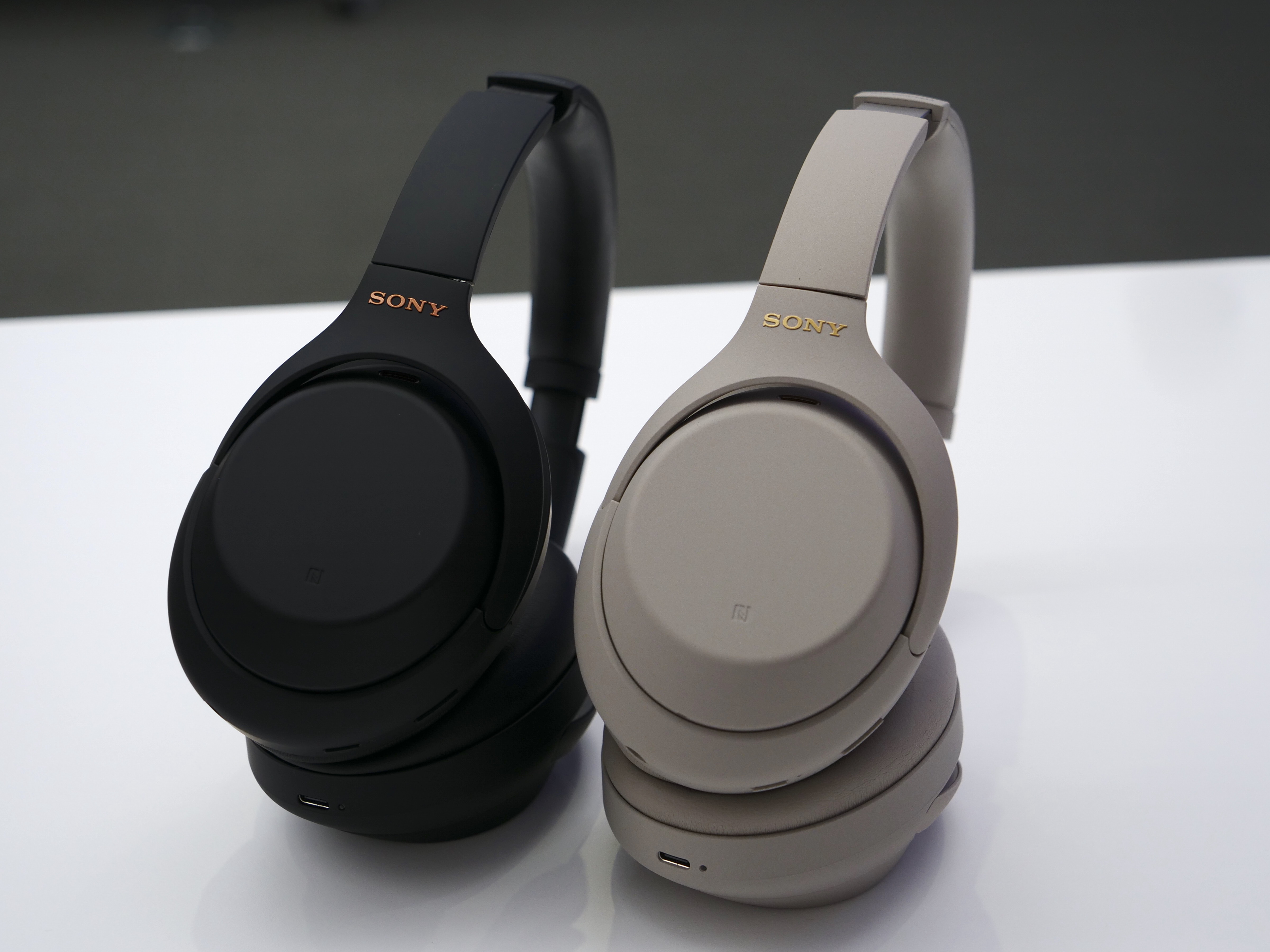 ソニー最強のノイキャンヘッドホンがAIで進化！ WH-1000XM4は便利＆高