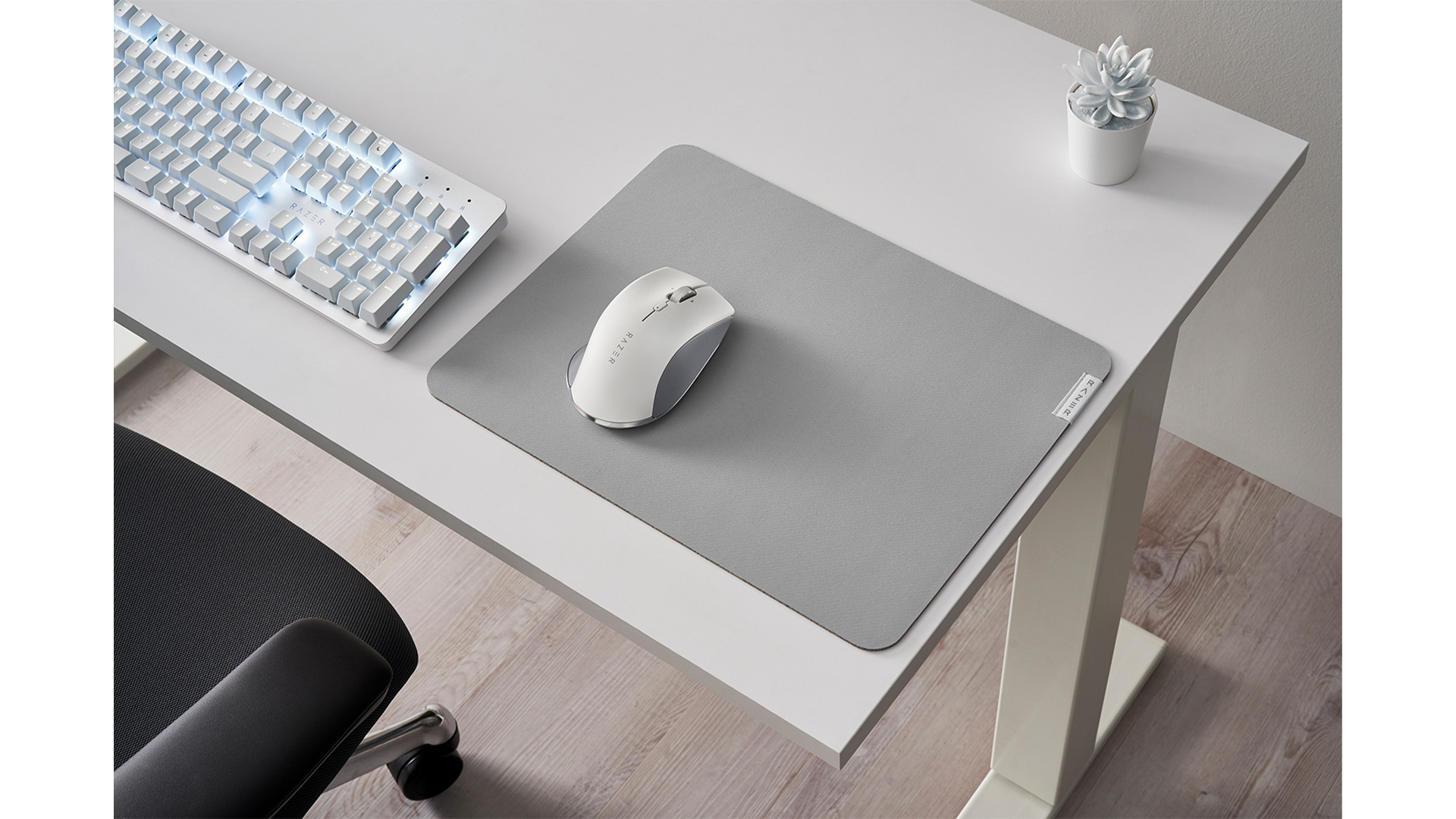 ゲーミングのRazerなのに光らない。シックなマウスとキーボードが登場 