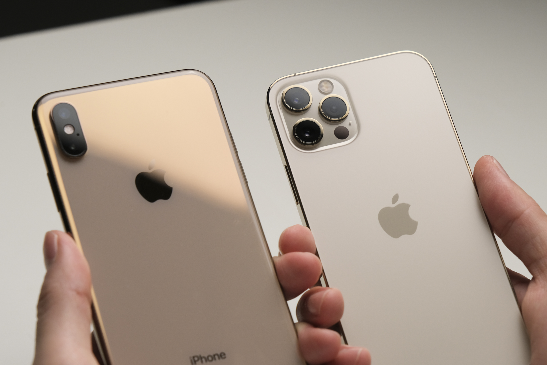 また最高が更新されてしまった。iPhone 12 Proのゴールド、今までで一