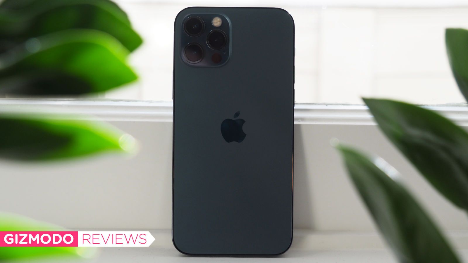 あえて言おう、「ほぼ完璧なスマホ」であると！ iPhone 12 Proレビュー