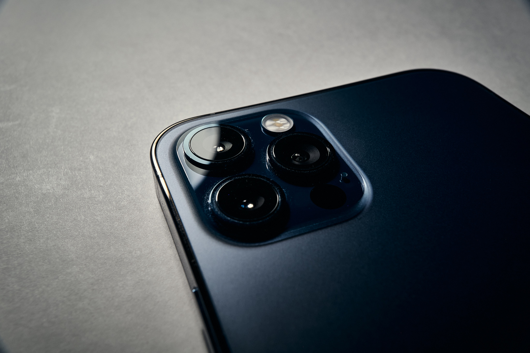 破壊と混沌のカメラ、iPhone 12 Pro | ギズモード・ジャパン