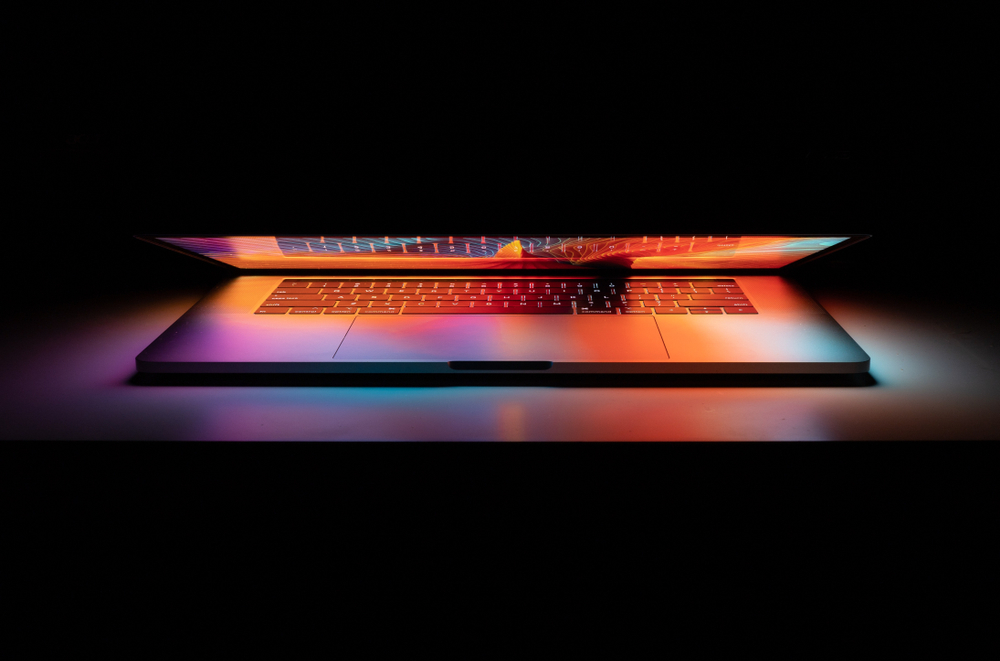 たか スプラッターペイントデザイン MacBook本体 2025 M4対応】日本製 ブルーライトカット macbook 保護フィルム M3/M2