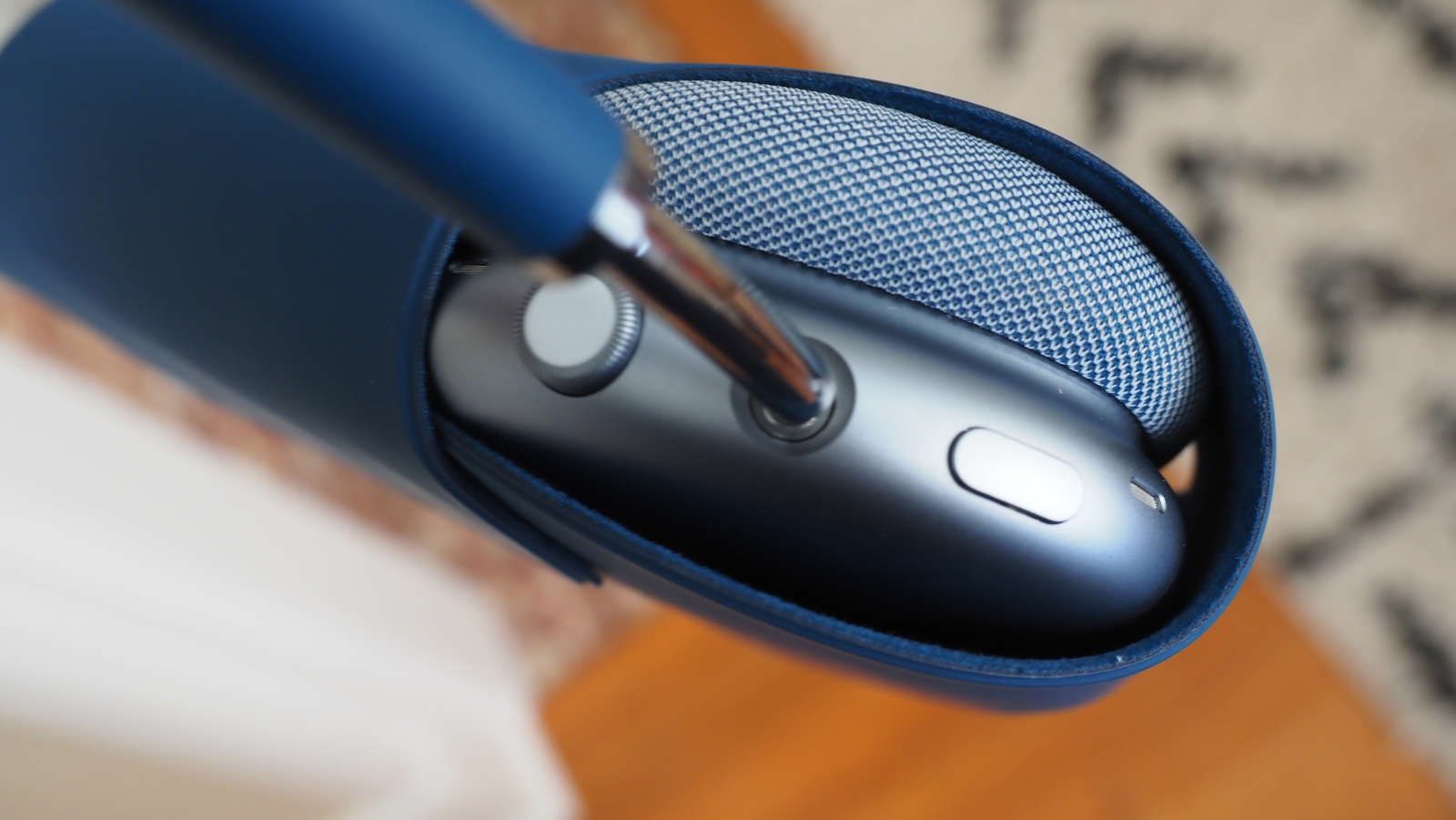 AirPods Maxレビュー：素晴らしいからこそ価格にイラッとする