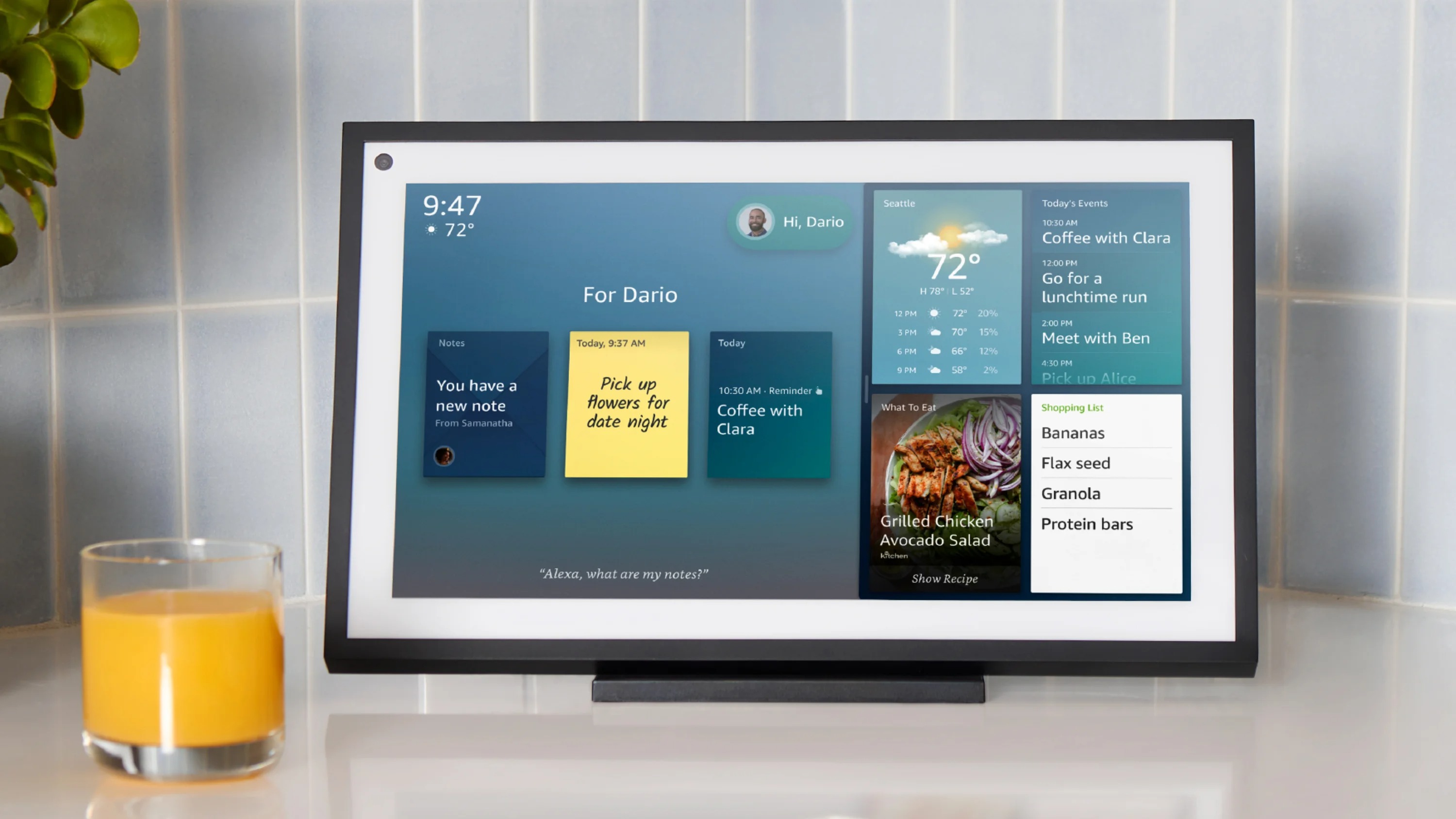 アマゾン初の壁掛けスマートディスプレイ「Echo Show 15」で、家族の