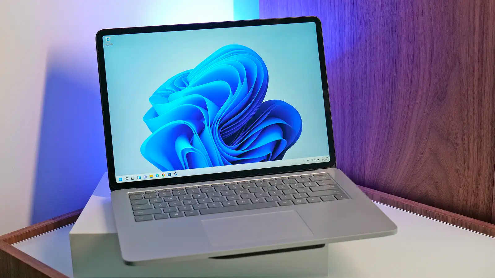 ハイエンドなSurface Laptop Studioレビュー：アーティストにとって夢