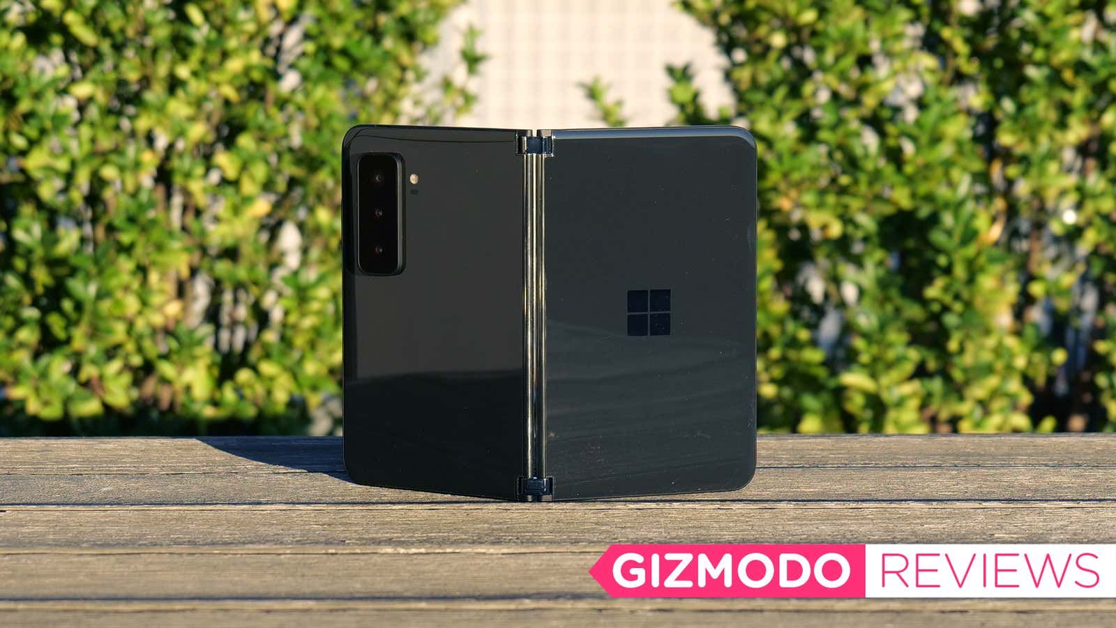 革命の火は消えた？ 2画面スマホ「Surface Duo 2」がしっくりこない 