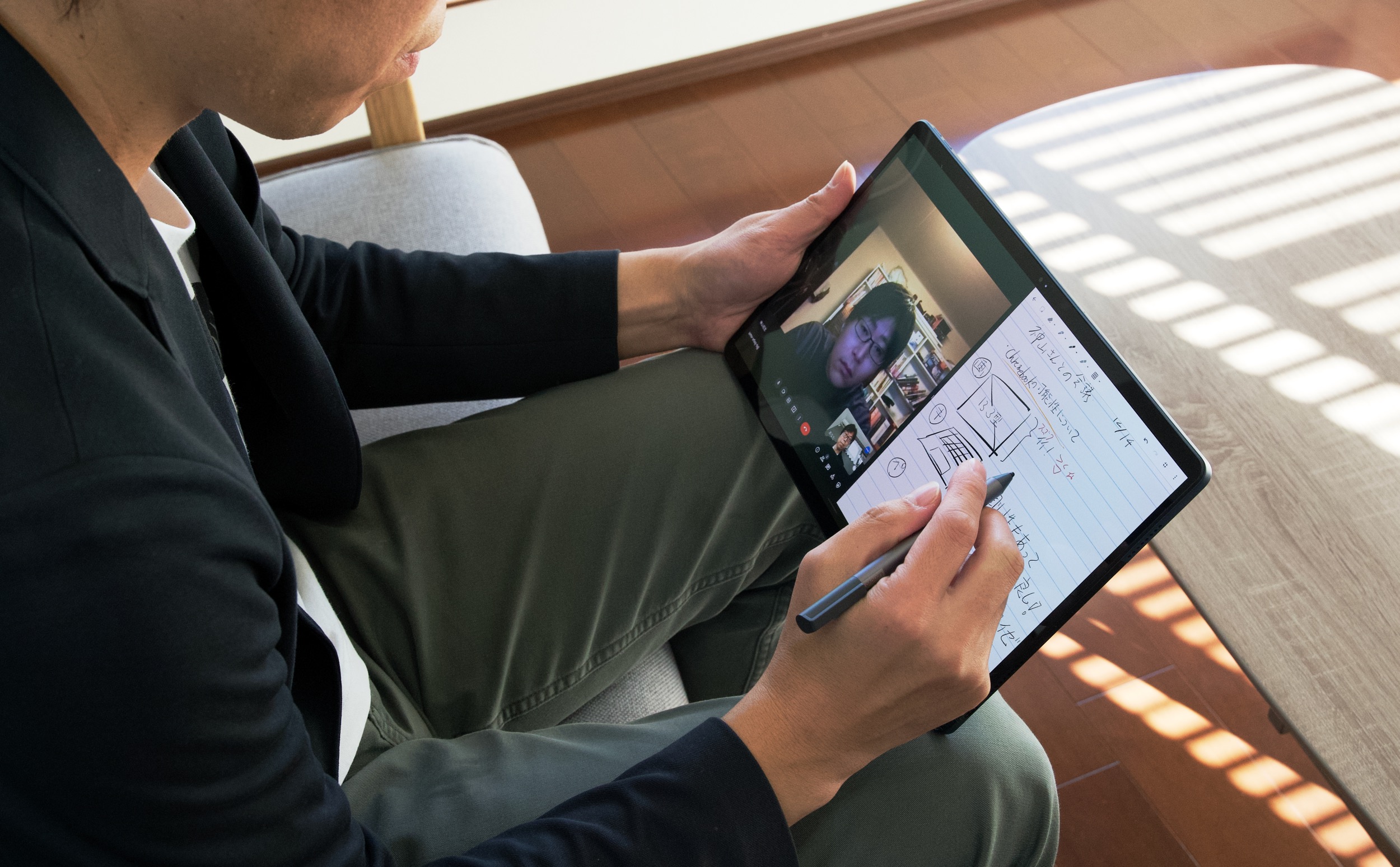 13.3型有機ELにキーボードとペンも付属。〈Lenovo IdeaPad Duet 560