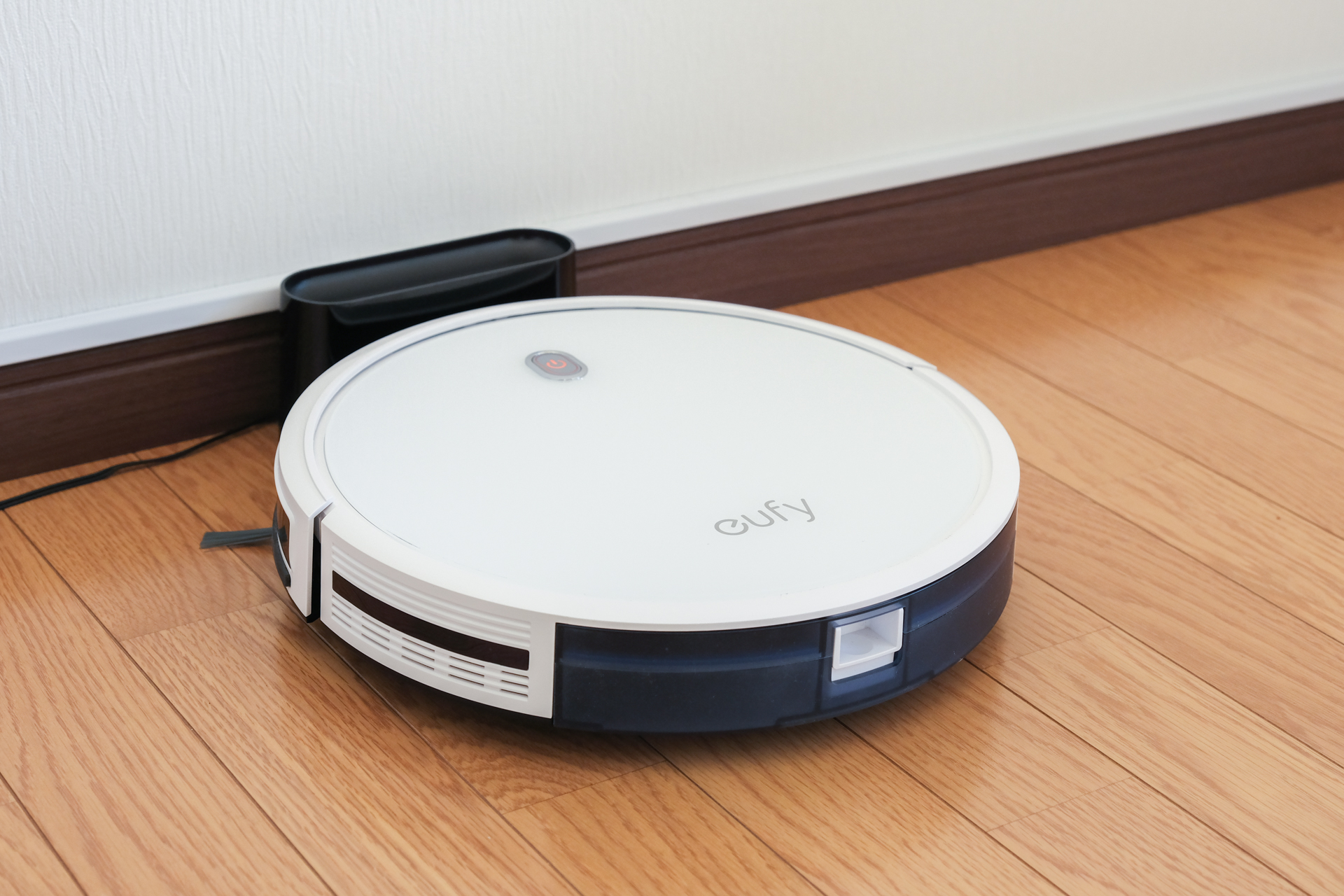 ロボット掃除機ビギナーにすすめたい。良コスパでコンパクトな「Anker