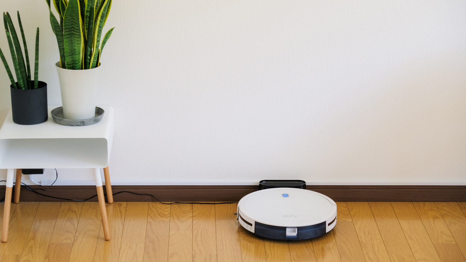 ロボット掃除機ビギナーにすすめたい。良コスパでコンパクトな「Anker