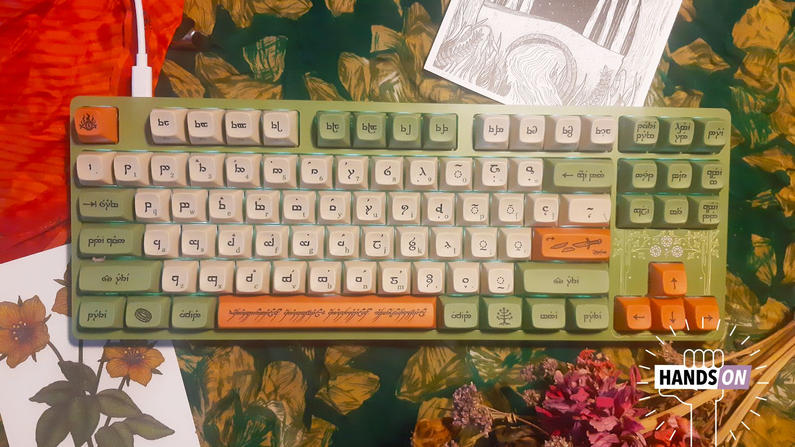 DROP + THE LORD OF THE RINGS キーボード（エルフ語） エルフ語が刻印された『ロード・オブ・ザ・リング』コラボのキーボード