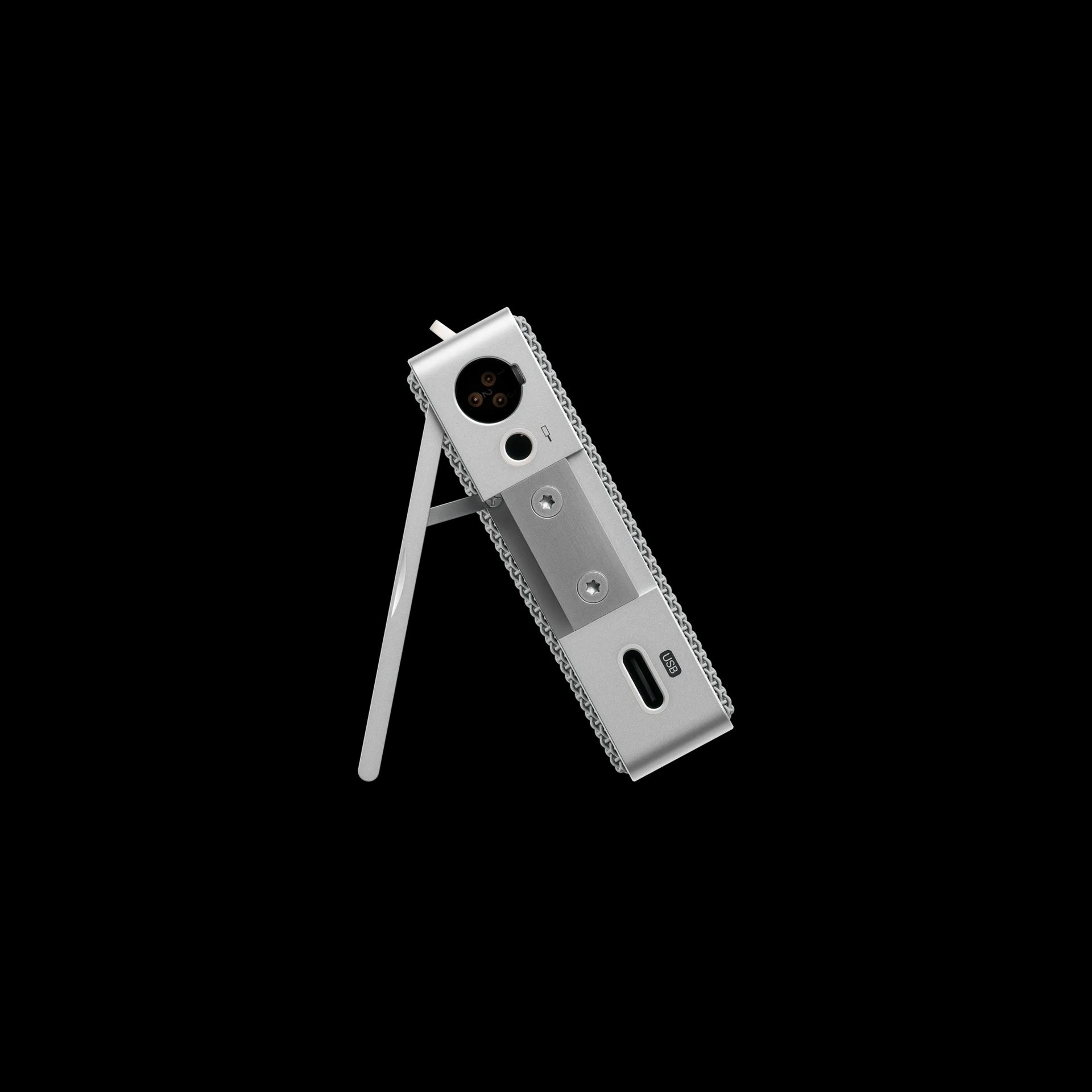 美しいだけじゃない。意外と万能なteenage engineeringの新型マイク 