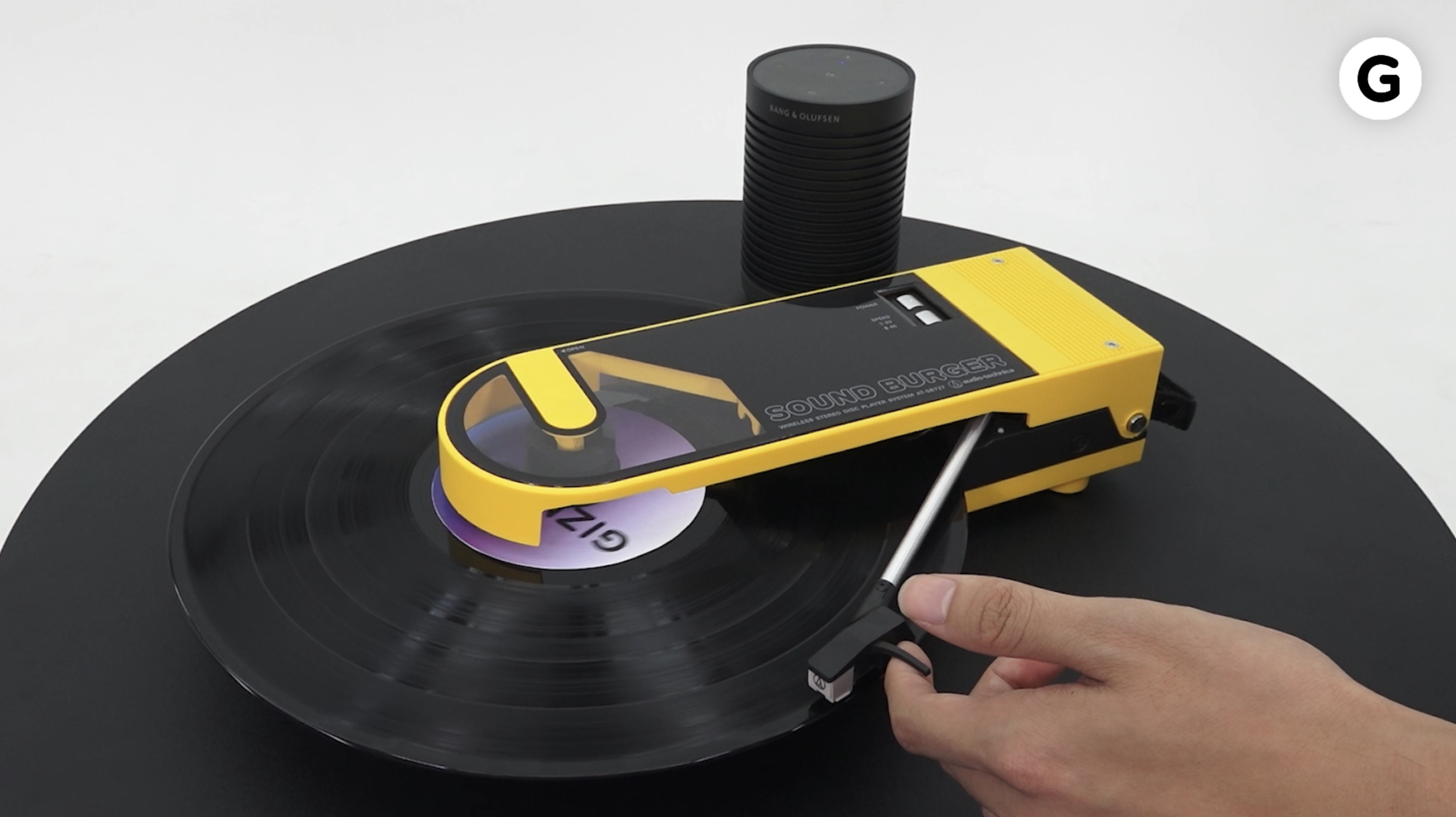 レコード再生はこれ1台！持ち運べるレコードプレーヤーでアナログ音源