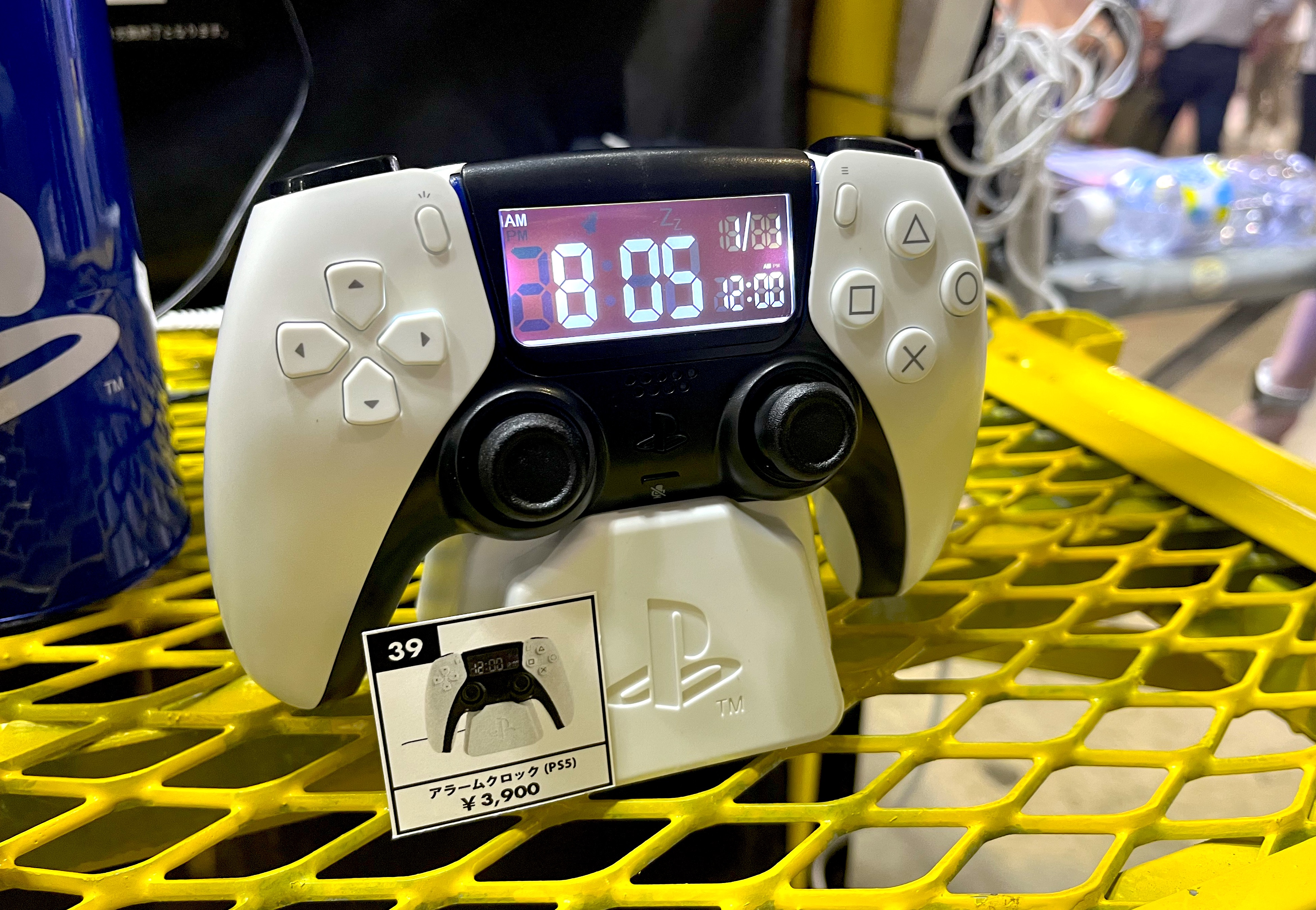 東京ゲームショウで買える「PS5型目覚まし時計」。部屋に置いて友達に