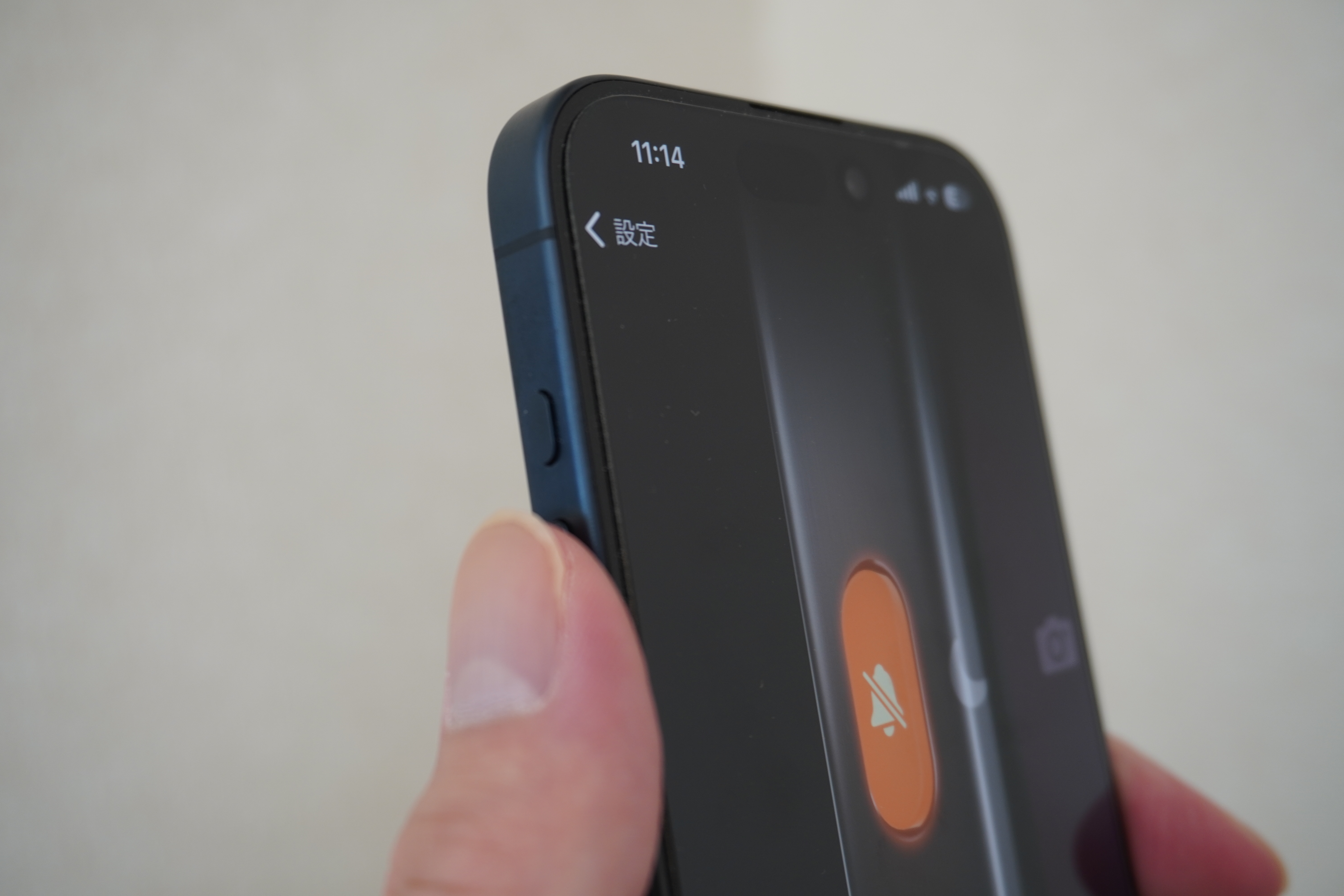 iPhone11 pro 本体 64GB アクションボタン不良 iPhone 15 Proの「アクションボタン誤爆問題」が解消しそう