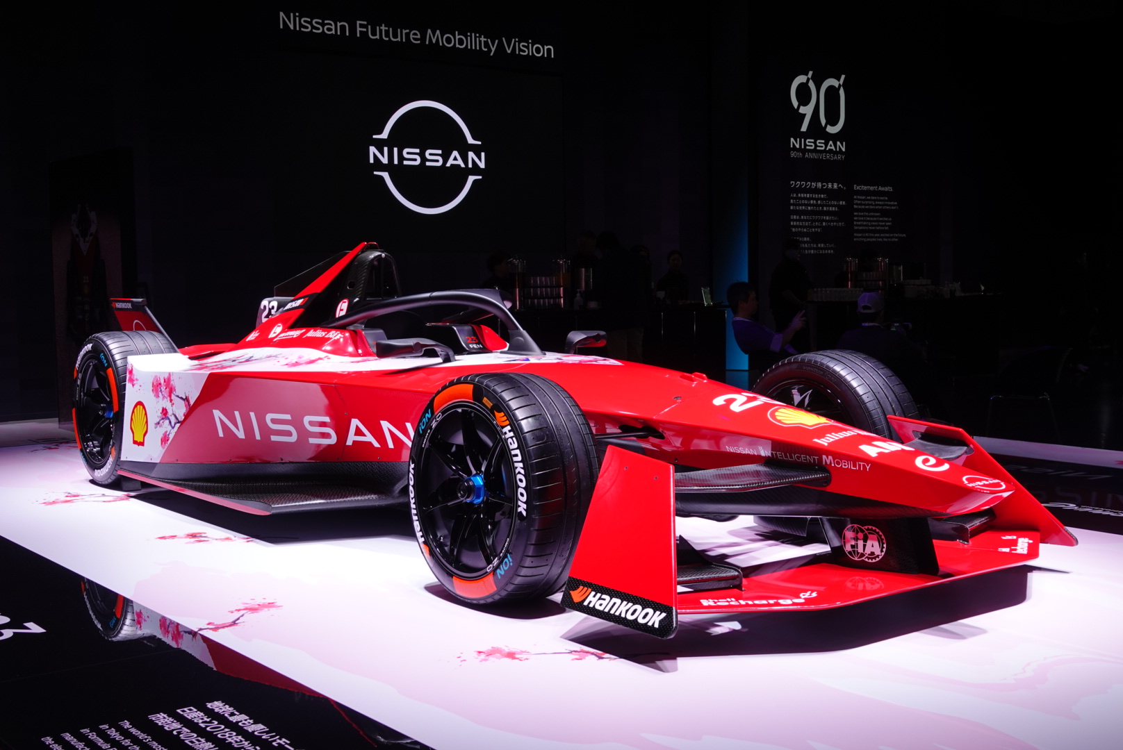 洋書　F1GP　フォーミュラーワン　E　ターボ 電気自動車のF1「フォーミュラE」。2024年の東京で見れます