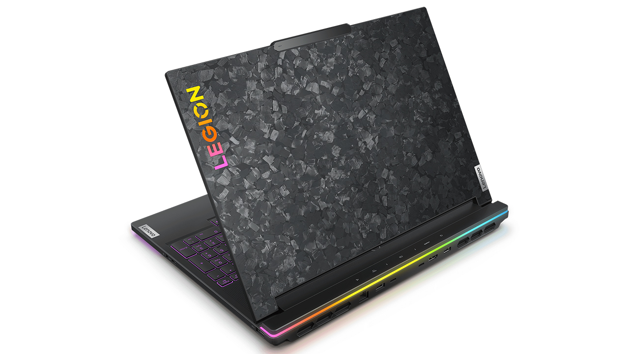 Lenovo ノートPC 本体 70万円超え。世界初の内循環液冷システム搭載ゲーミングノートPC
