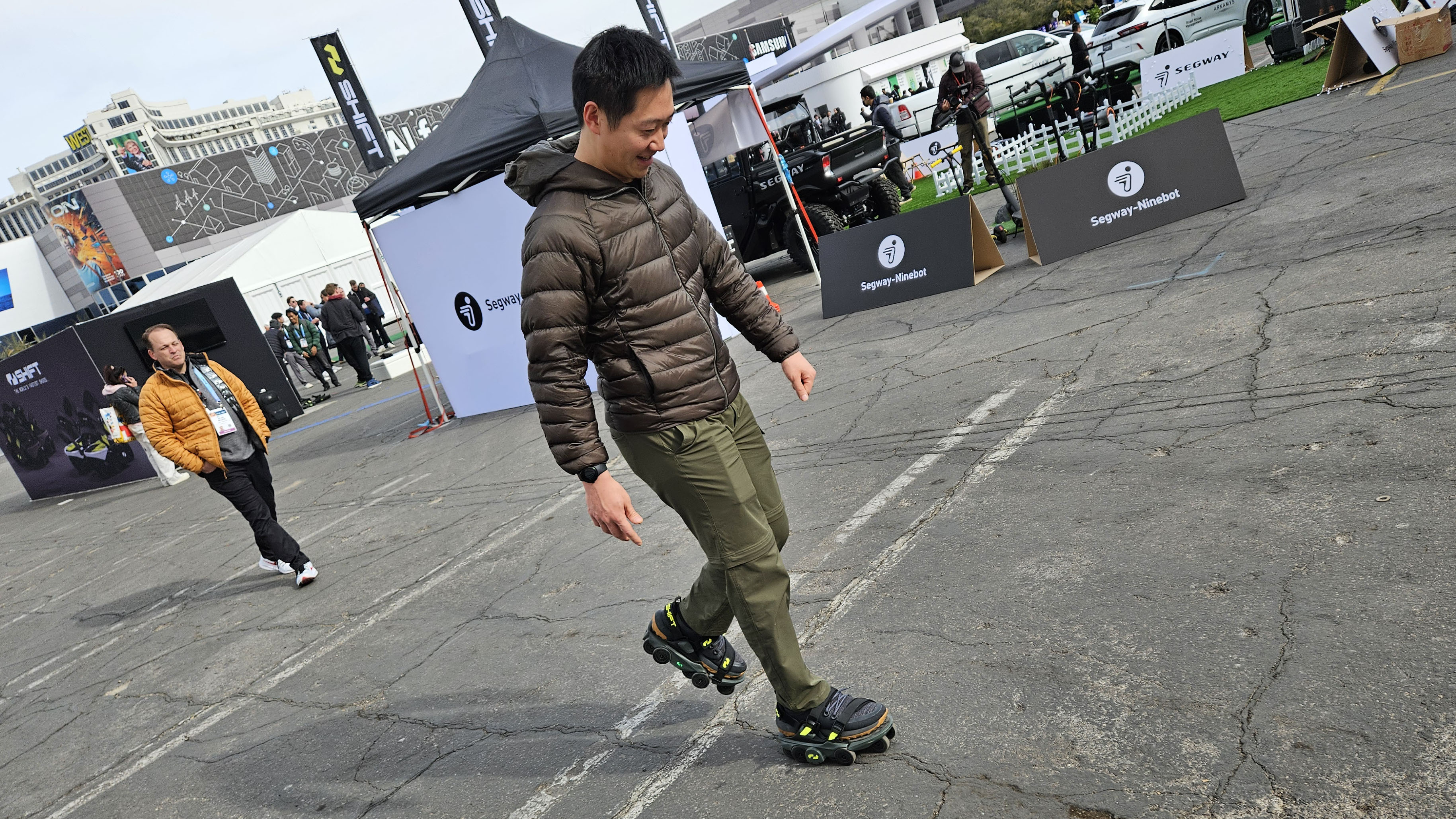 歩く速度を3倍にする下駄をはいてみた #CES | ギズモード・ジャパン