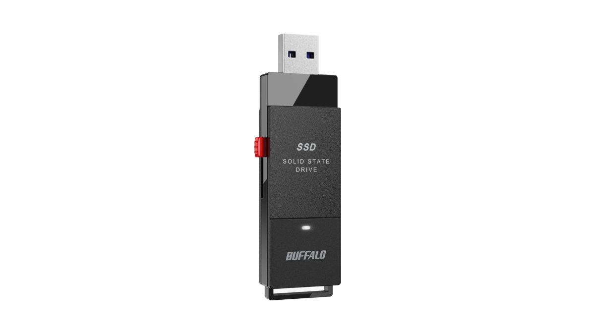 直接挿し込めるバッファローのSSD。1TBが7千円台だから在庫が無くなる