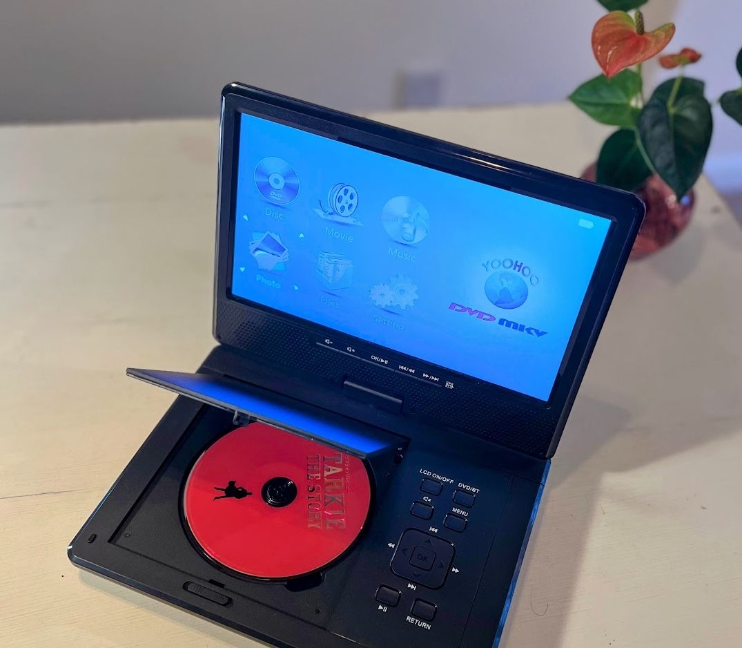 今さら「ポータブルDVDプレイヤー」を買ってみた | ギズモード・ジャパン
