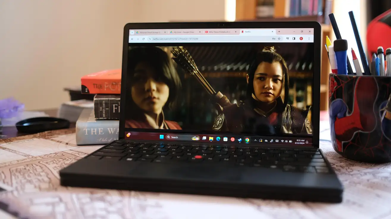折りたたみPCって微妙だな…。「Lenovo ThinkPad X1 Fold 16」レビュー