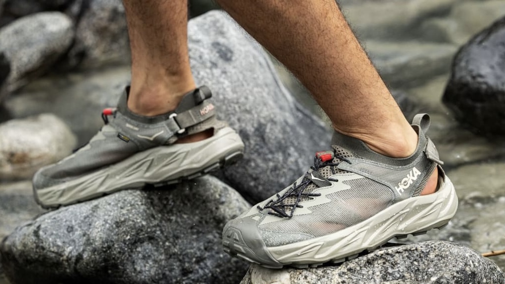 HOKAのレディース水陸両用マウンテンサンダルスニーカー「Hopara 2