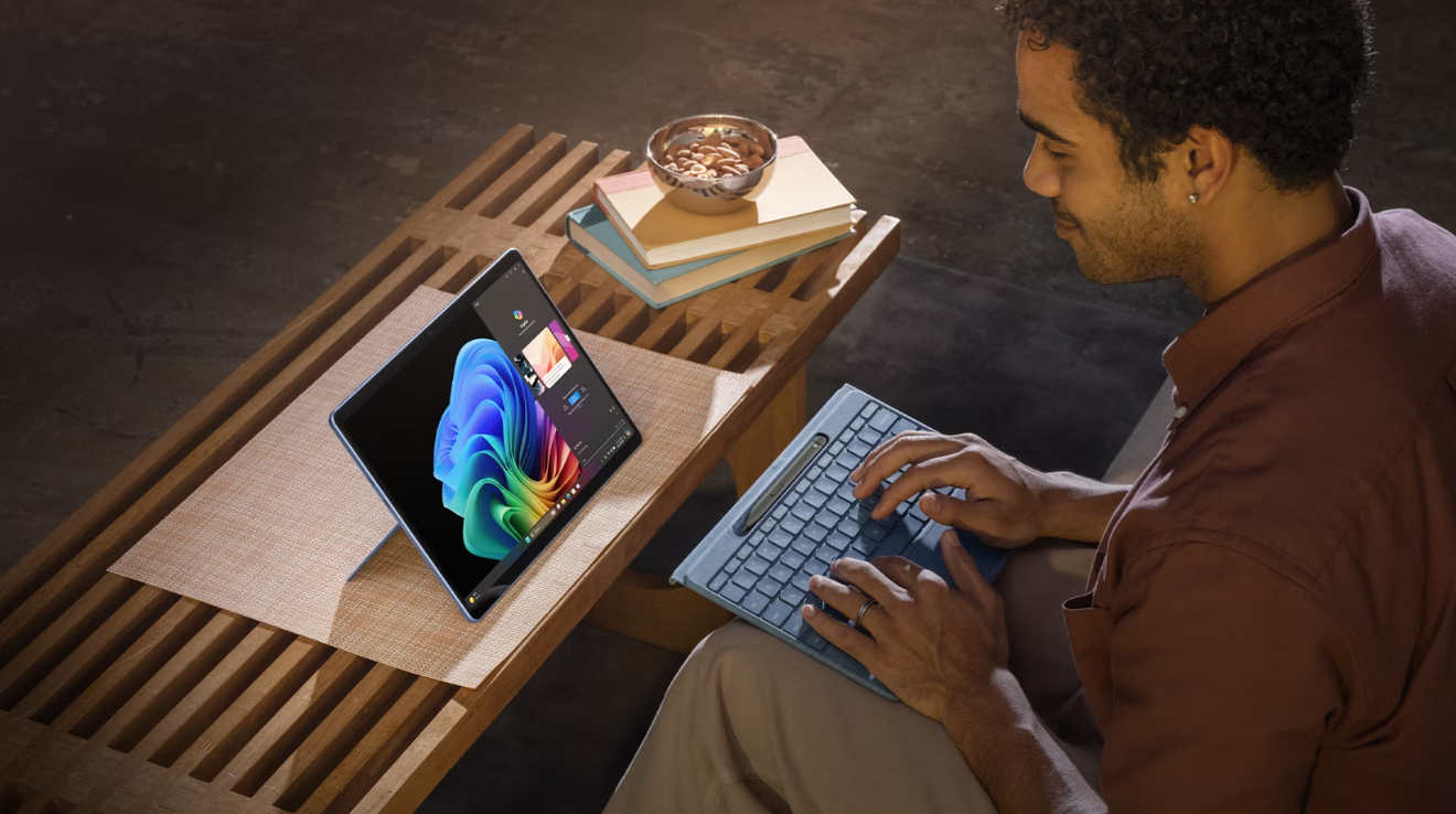 新型Surface Pro用キーボード、8万円するが革新的だ！ | ギズモード 