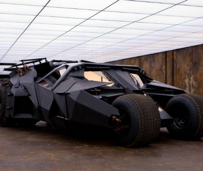 ゴツ顔に惚れる。映画『バットマン』の極悪バットモービルが実車化