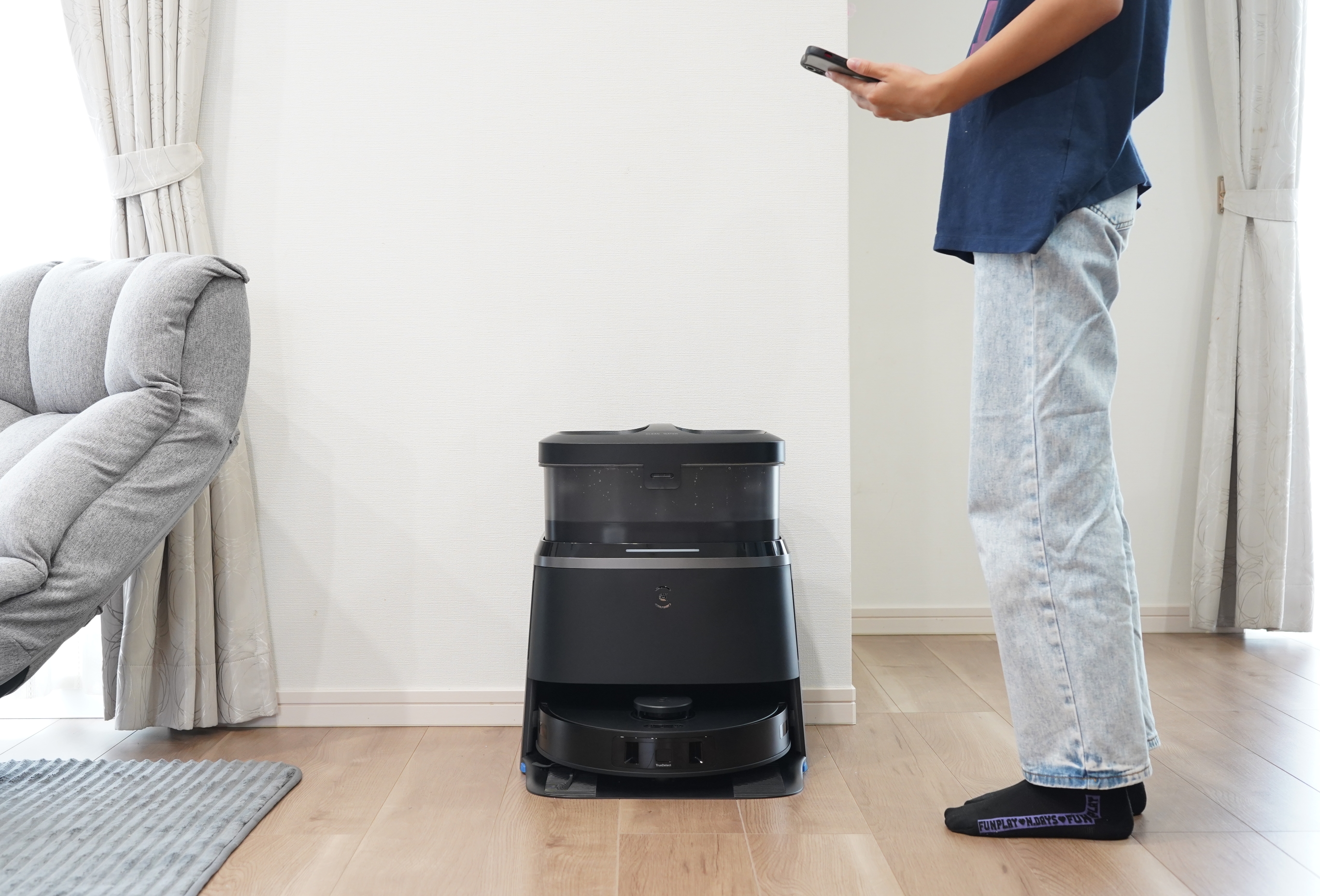 ECOVACS 見守りカメラ T30S Pro ロボット　掃除機　エコバックス DEEBOT T30S PRO お掃除ロボット（11,000Paの吸引力，絡まり防止技術