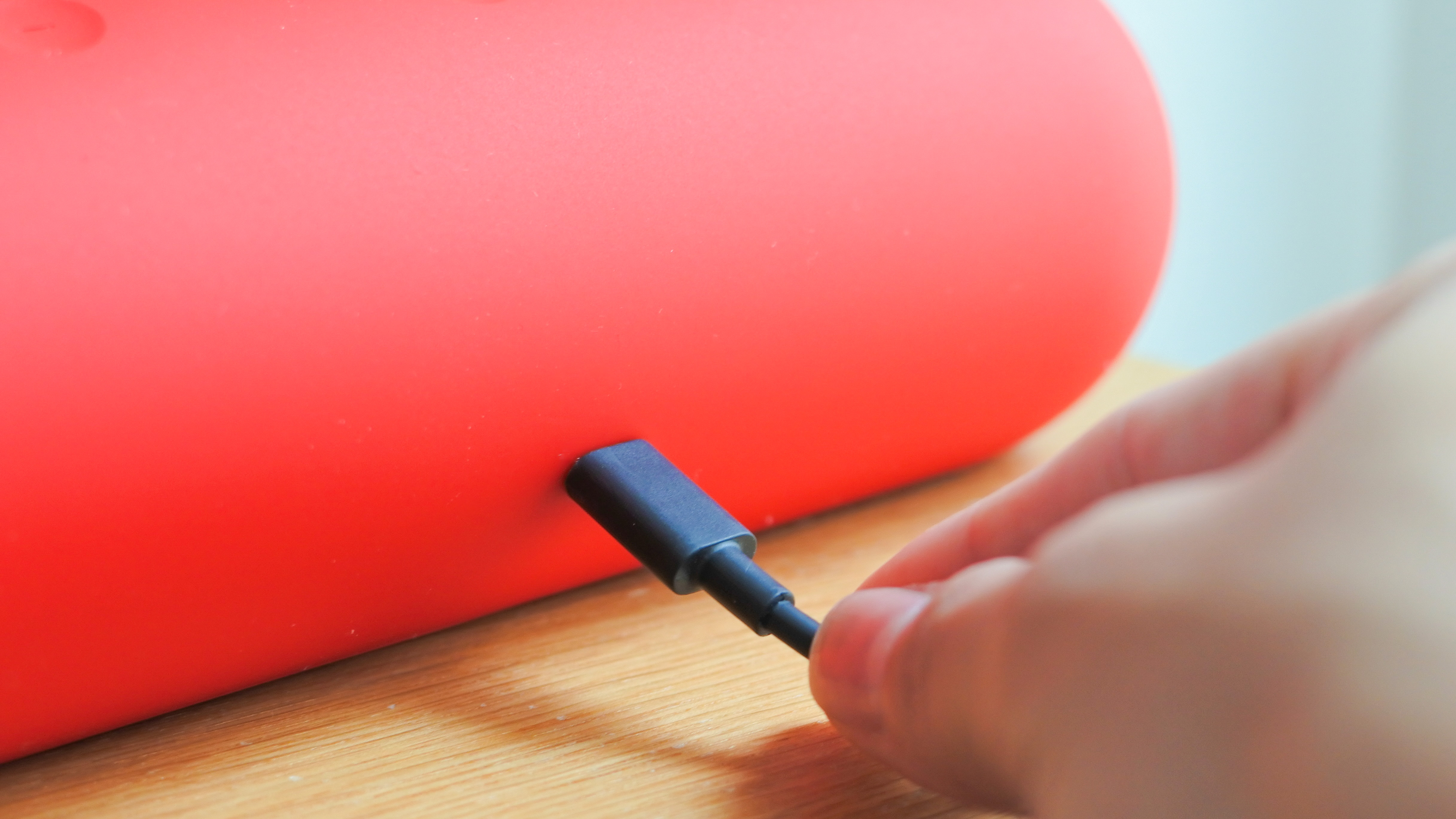いい音」だけでは語りきれない。Beatsの最新スピーカー「Beats Pill
