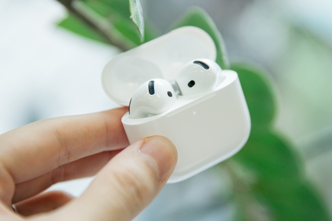 AirPods Proを3年愛用している僕が「AirPods 4」を開封してみた