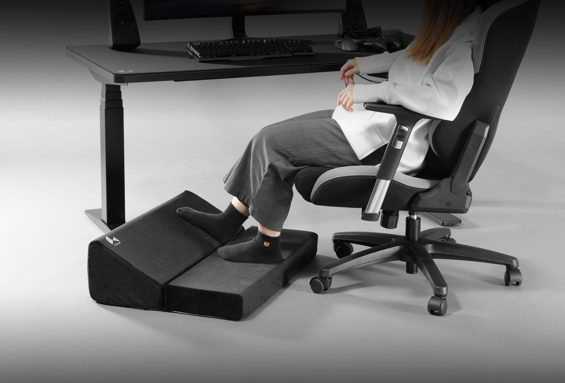 Bauhutte バウヒュッテ フットレストクッションワイド /ブラック Amazon | Bauhutte (バウヒュッテ) フットレストクッションワイド (幅