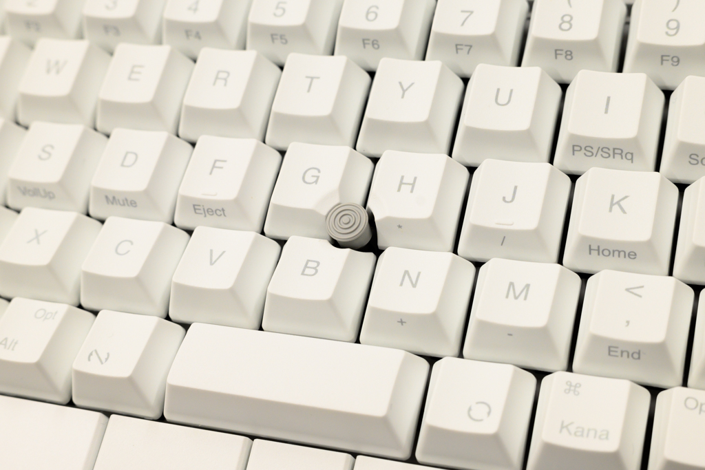 打鍵感最高のオールインワンキーボード「HHKB Studio」に雪モデルが出