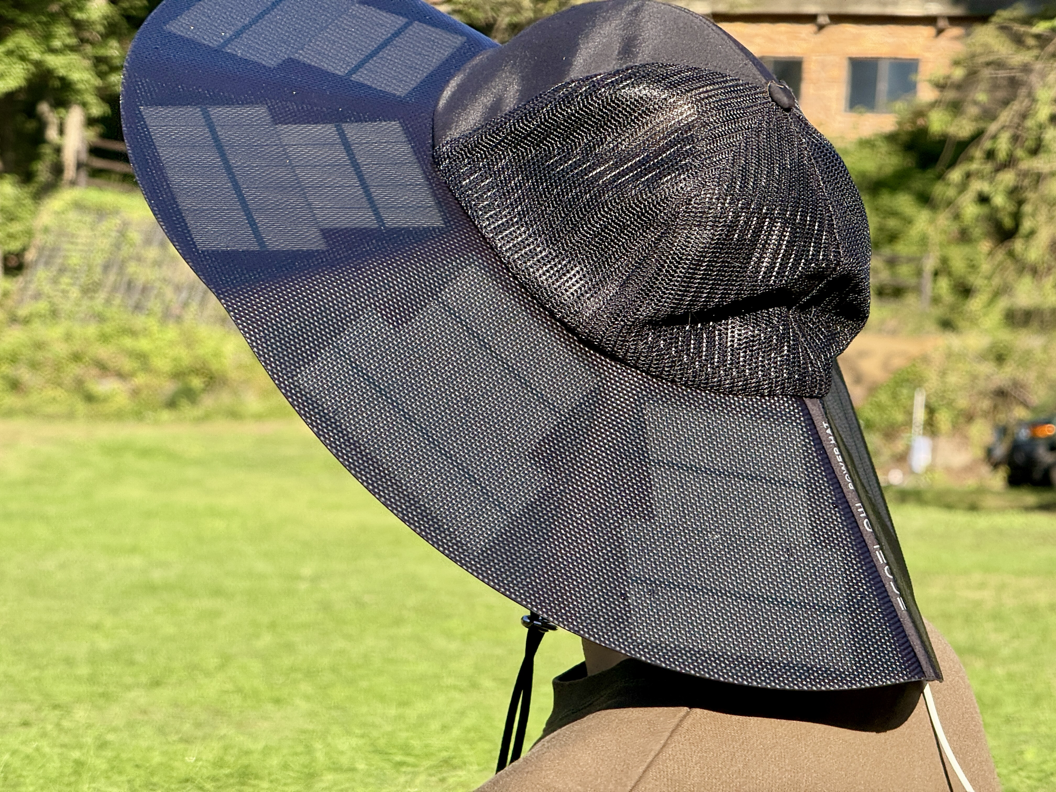 発電する帽子。ソーラーパネル付きハット「EcoFlow Power Hat」の実力