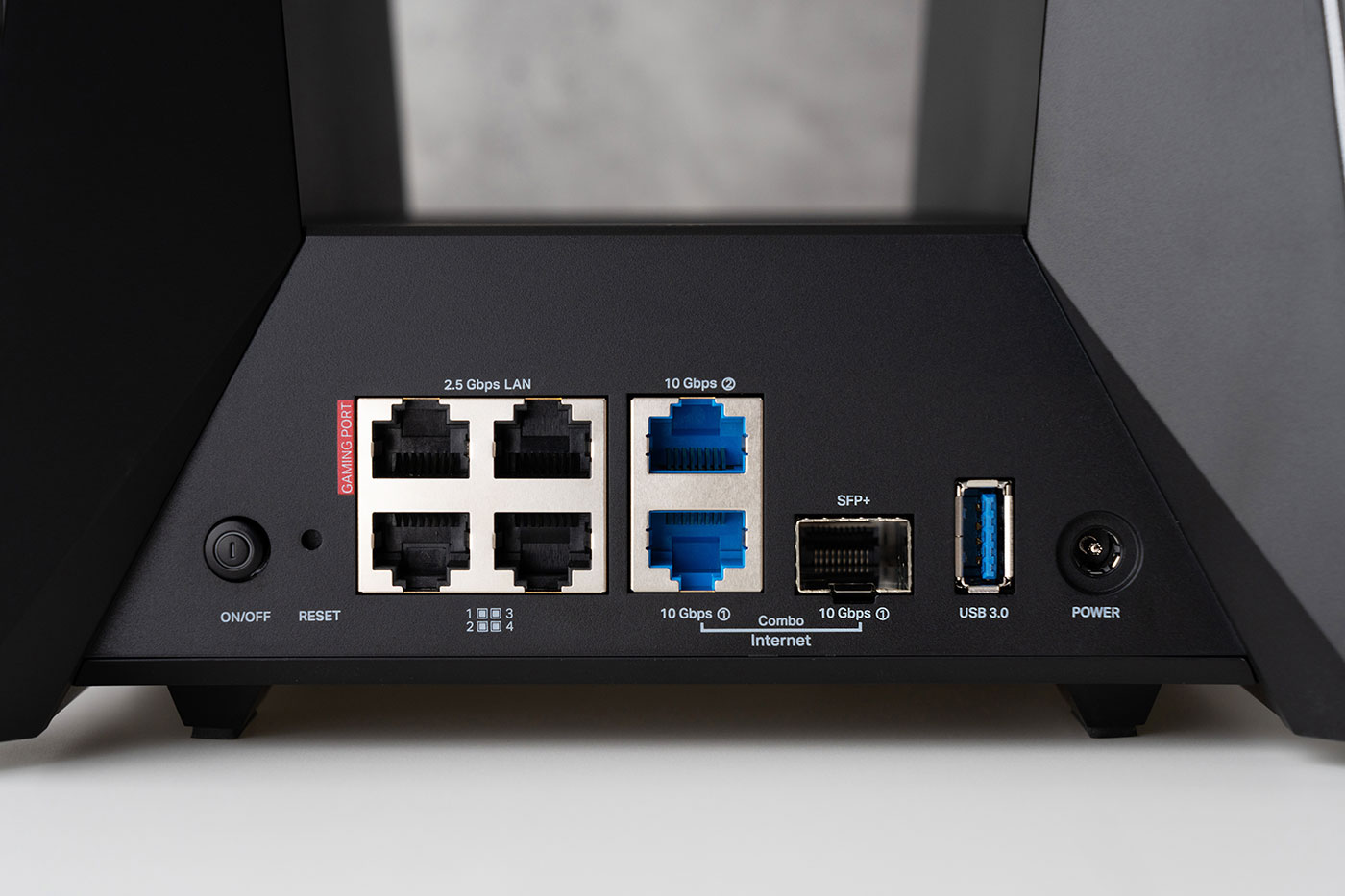 これなんだ!? 激速Wi-Fiを実現するゲーマー必見の秘密兵器なのです