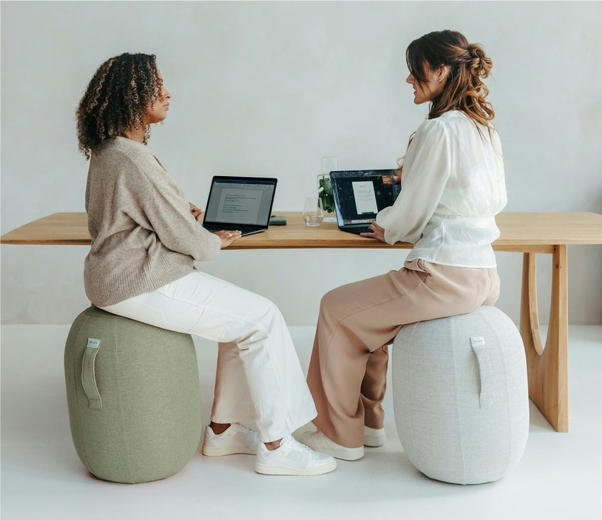 【美品】＆MEICAL バランスボールチェア バランスボールを再解釈。ドイツ発のカプセル型バランスチェアが健康的