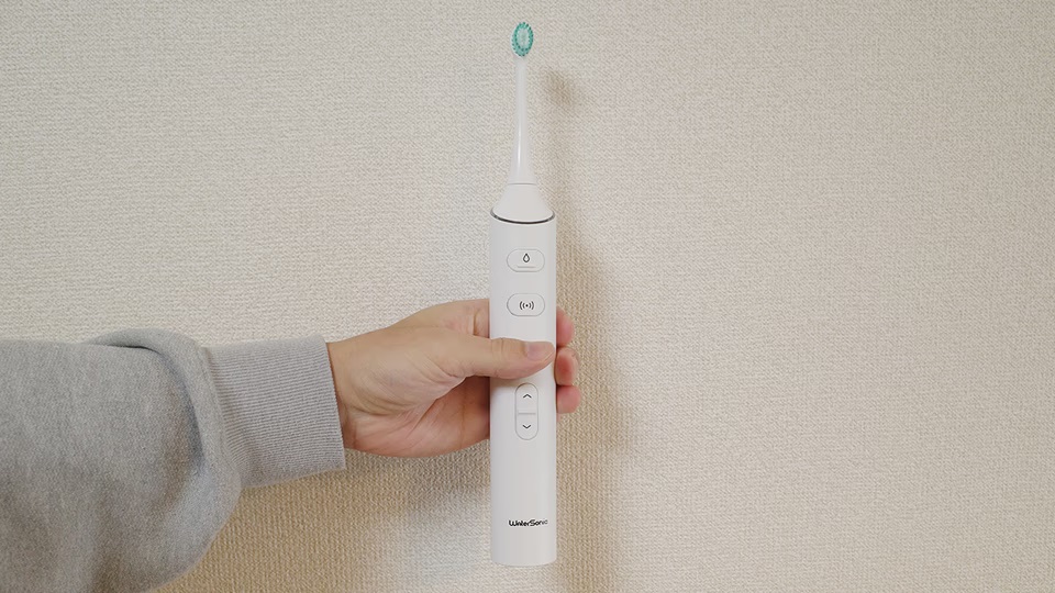 電動歯ブラシ「Water Sonic」で歯磨きとフロスを効率的にケア！自宅