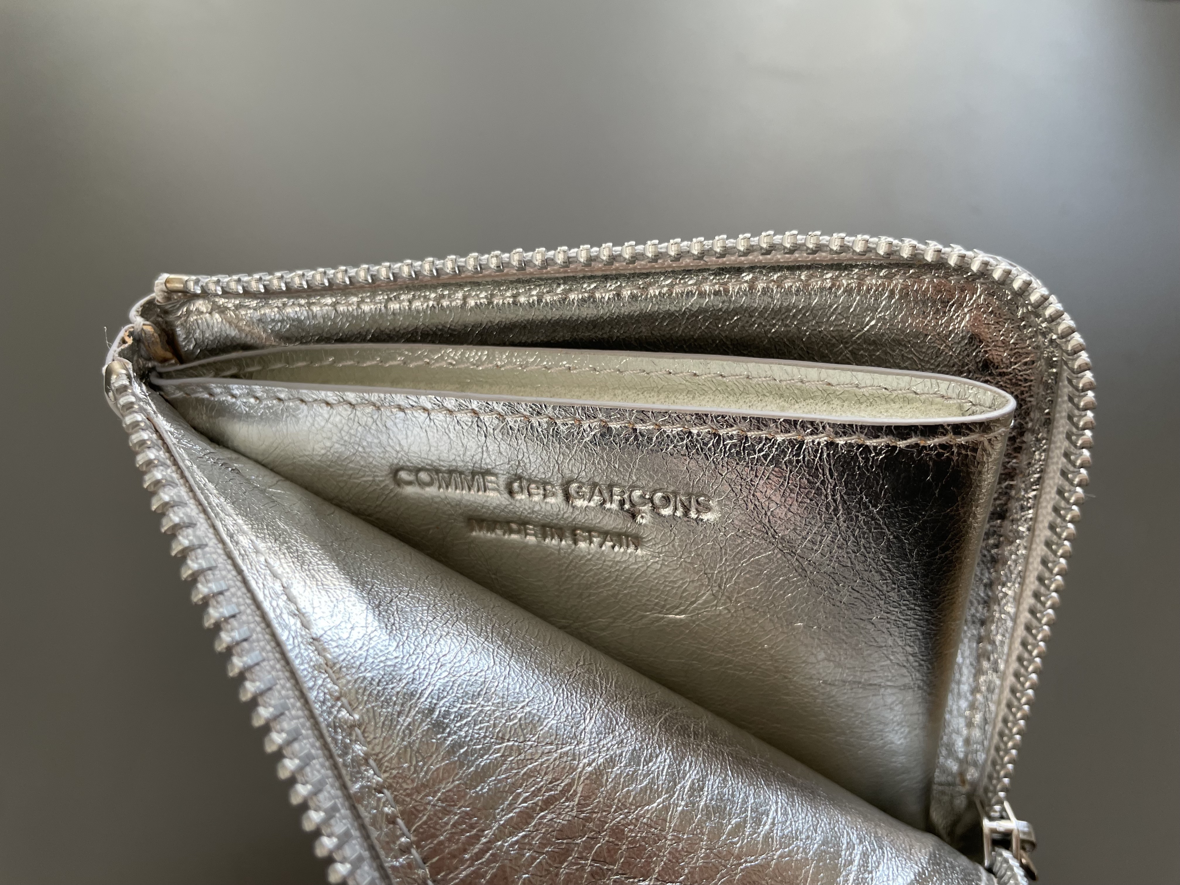 コムデギャルソン財布 シルバー ギャルソン財布 薄くてちっちゃい財布