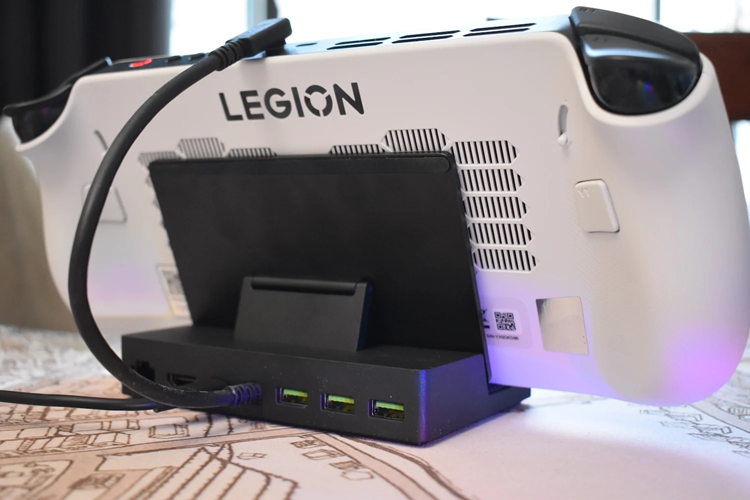 Steam Link & Controller セット USBレシーバー付き Steam Linkを超えた？ RazerのポータブルゲーミングPCドッグはデキが