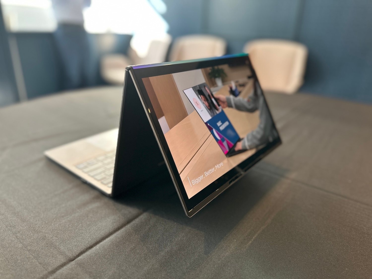 太陽パネル搭載ノートPCも！ Lenovoが新たなコンセプト端末をお披露目