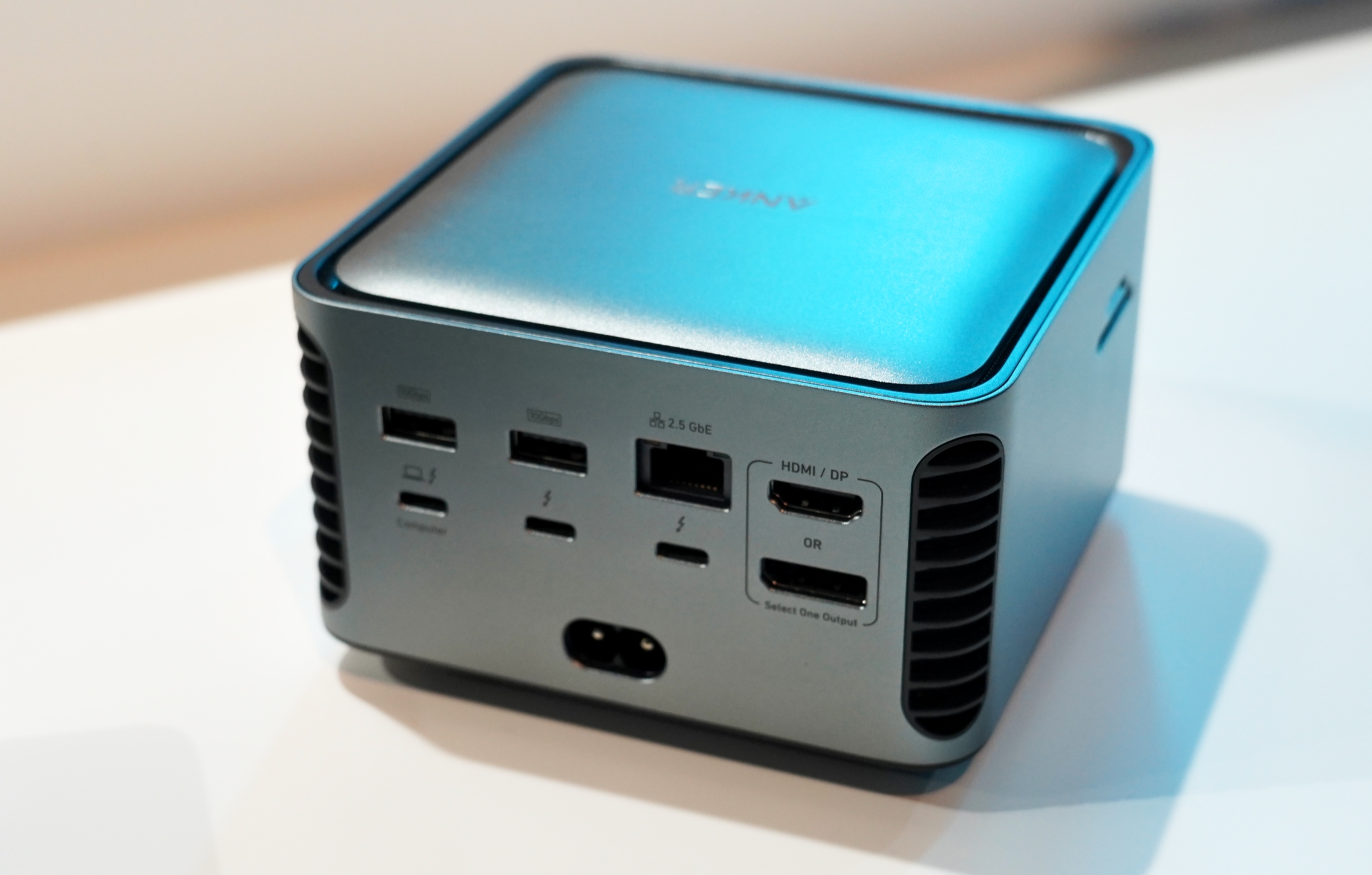 PCのポート不足は過去になる。Thunderbolt 5、最強ドックの誕生です 