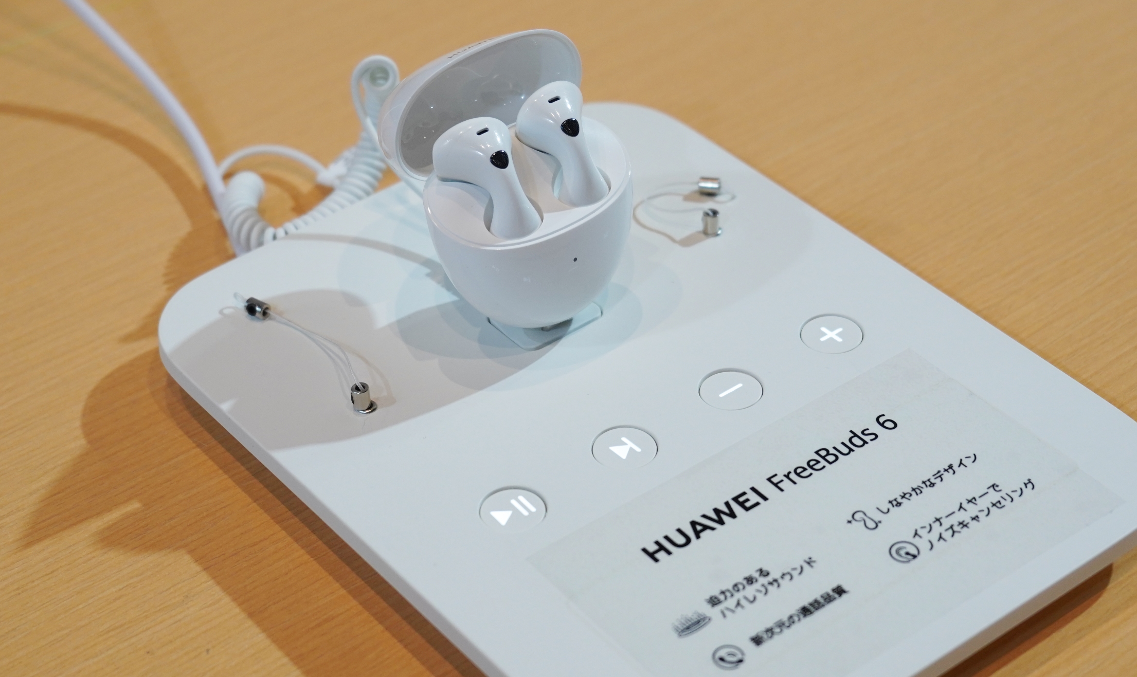 軽い、軽すぎる。無重力さすら感じるイヤホン「HUAWEI FreeBuds 6