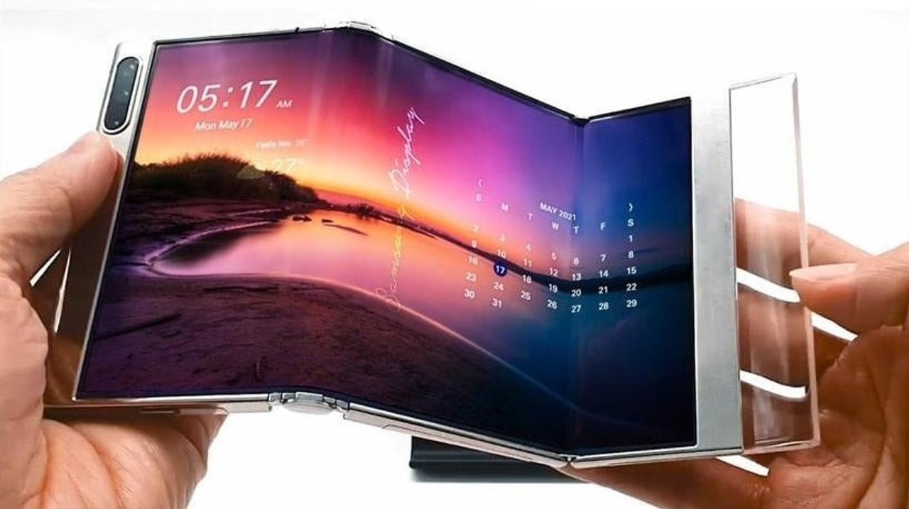 結局出なかったSamsungの三つ折りスマホ。年内には間に合うか