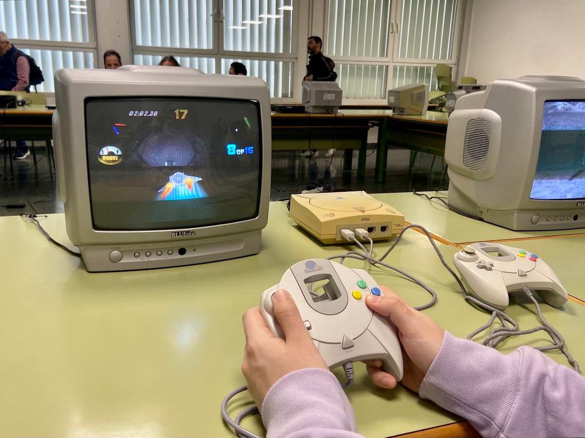 レトロゲームを限りなく当時に近いかたちで遊ぶ方法 | ギズモード