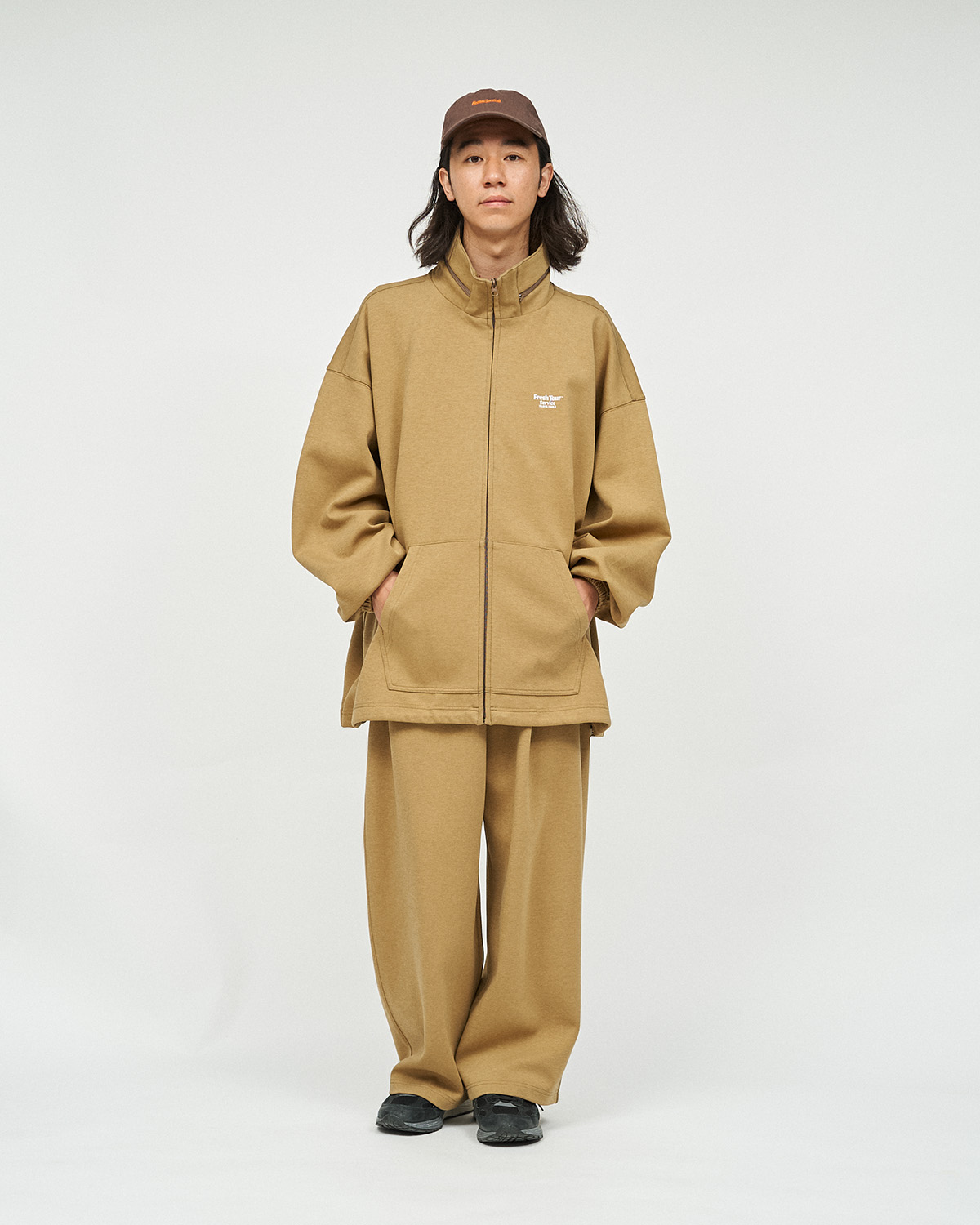 移動を快適にするユニークな機能服や雑貨のシリーズ、まもなく始まり