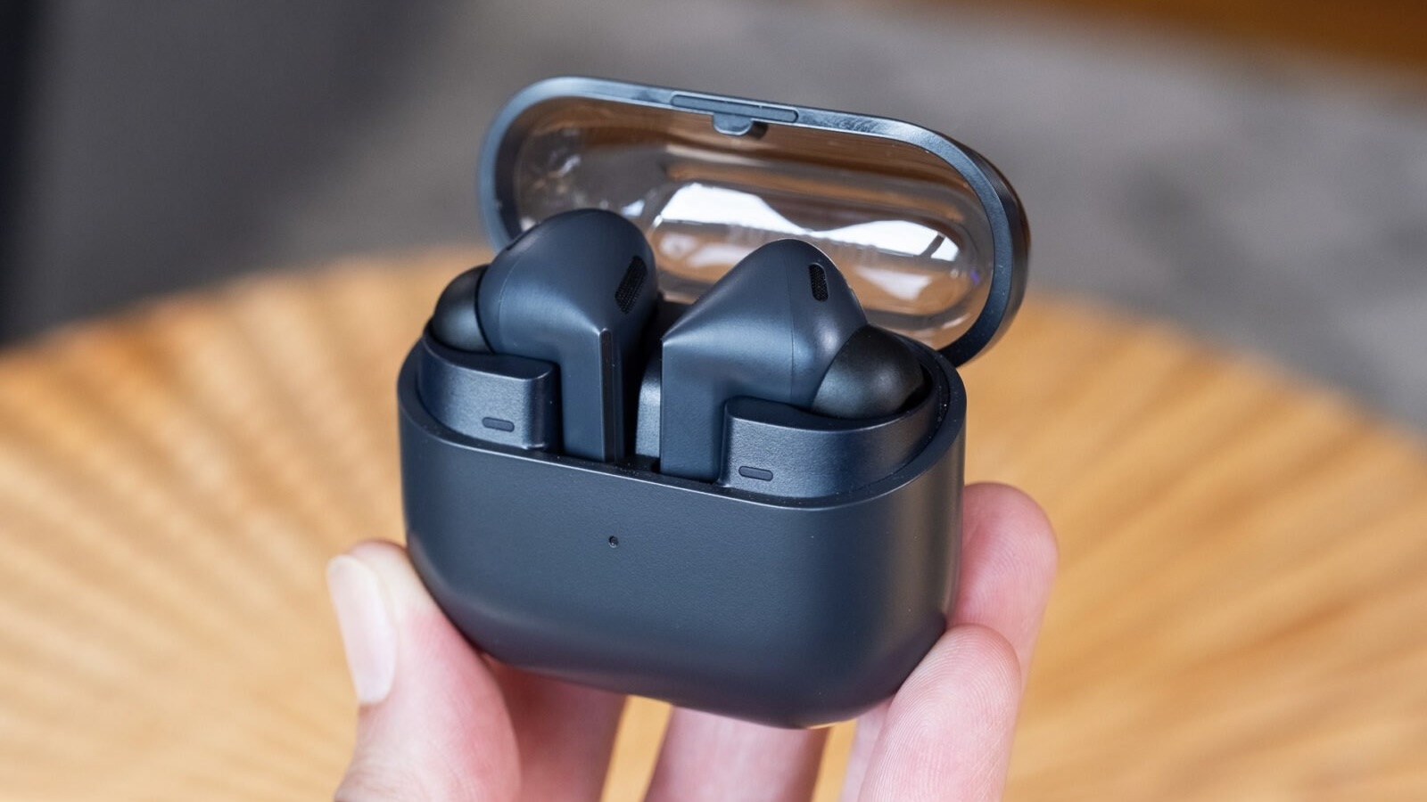 Galaxy Buds 3 FE。音質はとてもいいんだけど、ANCはちょっとビミョー 