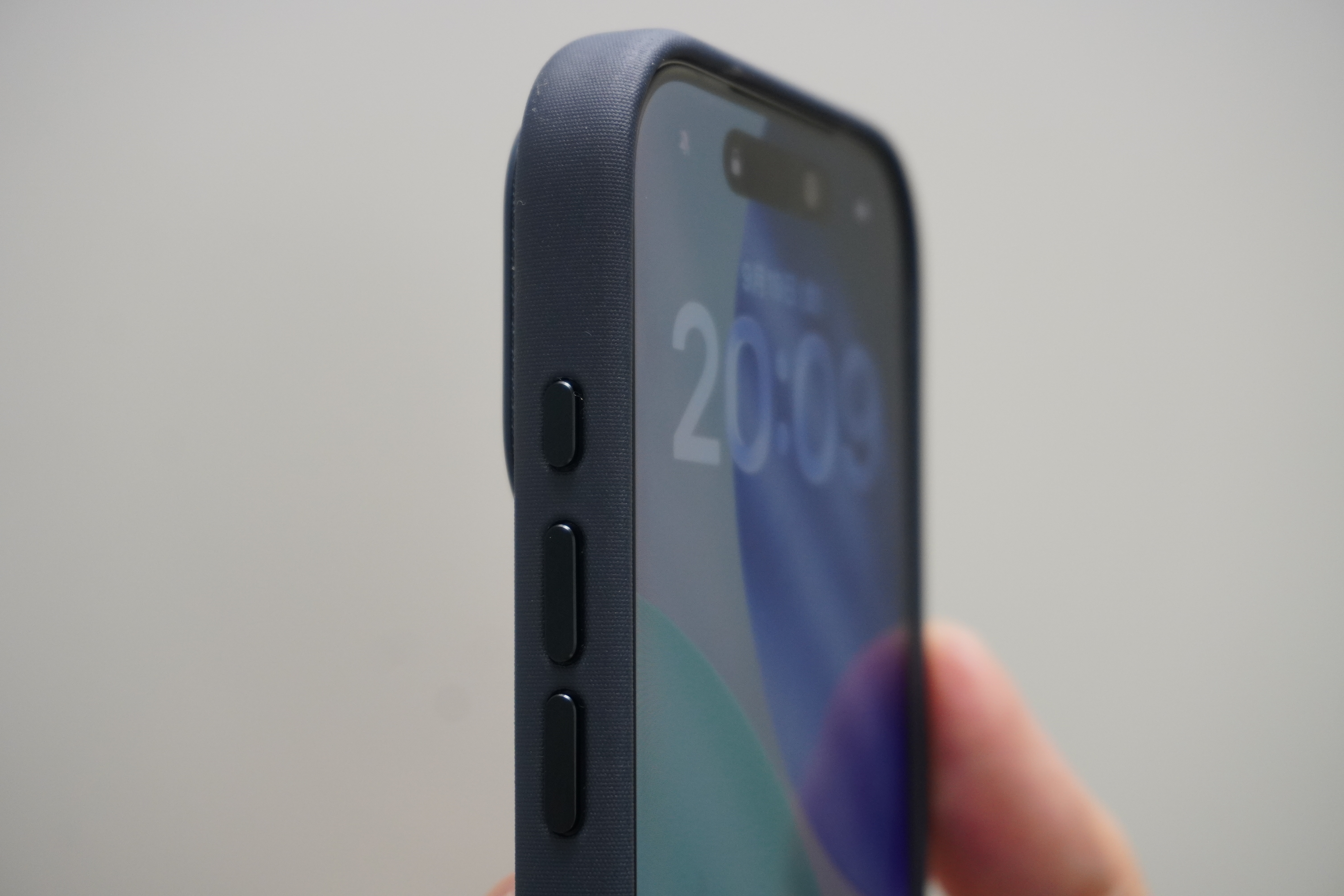 ファインウーブンに代わる新定番。Apple純正「テックウーブンケース