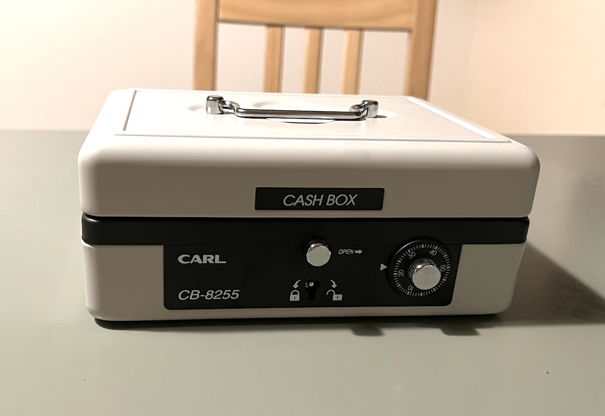 現金は持たないけど、なくせない。キャッシュボックスではじめる“お