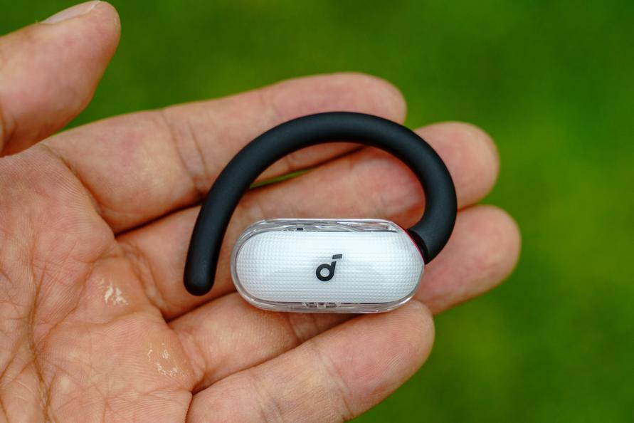1_anker_v40i.jpg