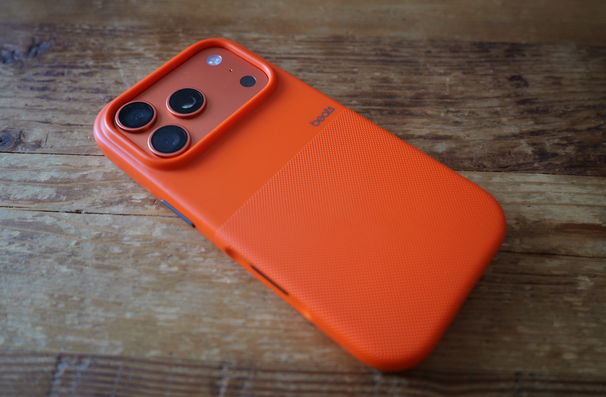 beats_iPhone17Pro_01-1.jpeg