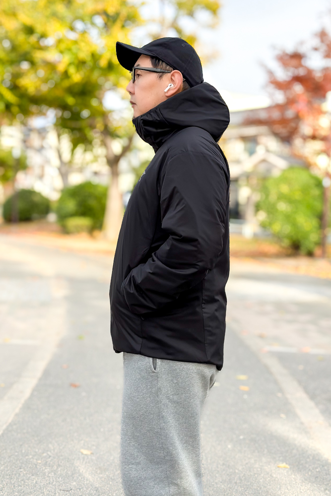 ARC'TERYX ブラック フード付きジャケット XS 冬の“ちょっとそこまで”から登山まで。 アークテリクスのフード付き